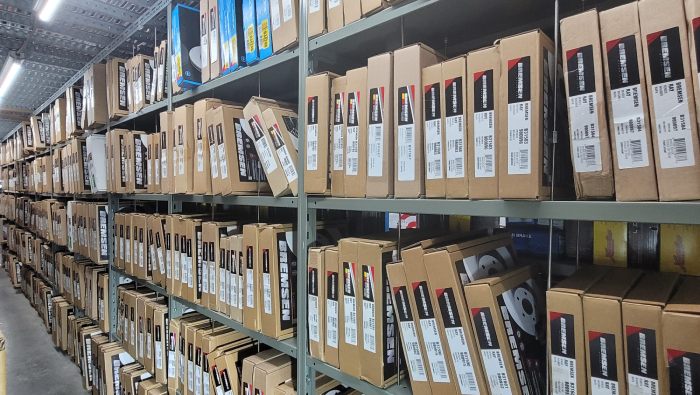 Inventaire de disques de frein en entrepôt